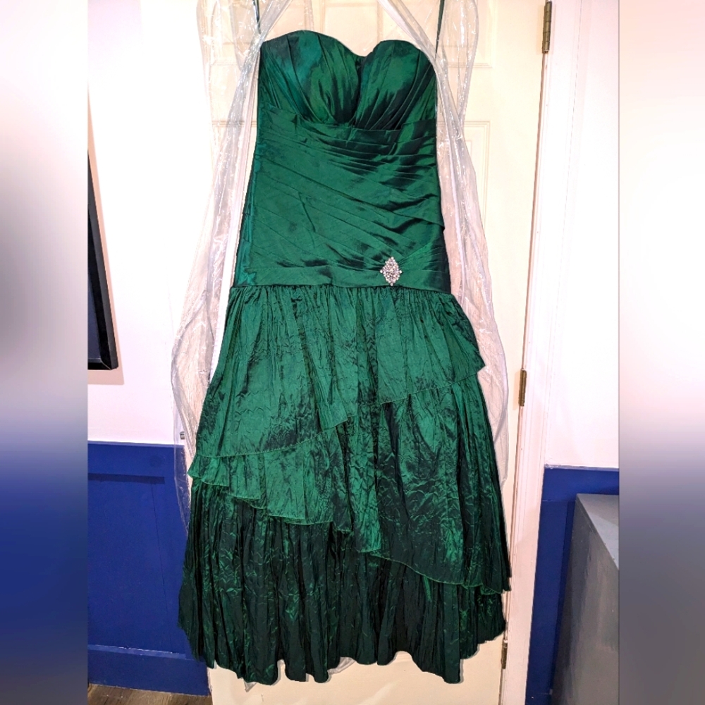 Hunter Green Night Moves Prom Dress (Style #5878)